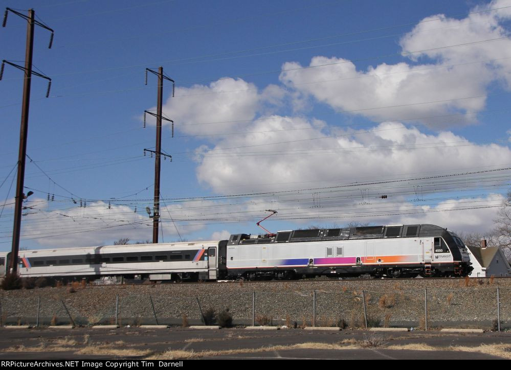 NJT 4550 heads to Trernton, NY